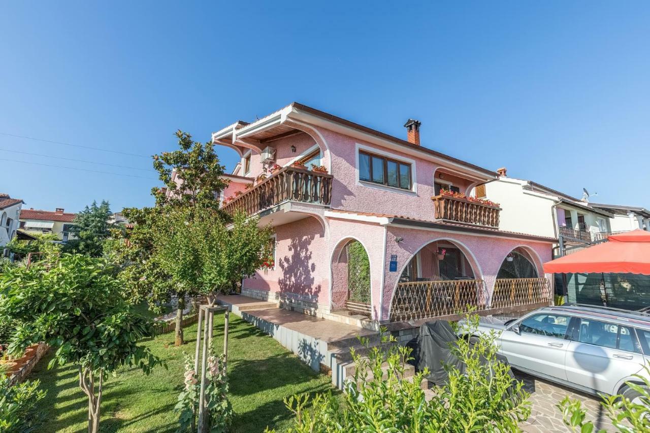 Apartments Darinka Poreč Exteriör bild